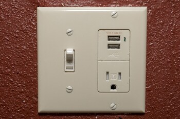 Deluxe Room, 1 King Bed, Accessible, Smoking