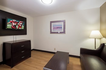 Suite, 1 King Bed, Non Smoking, Kitchen