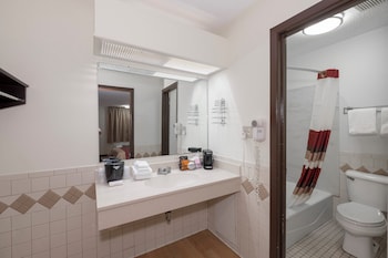 Deluxe Room, 1 King Bed, Non Smoking, Kitchen