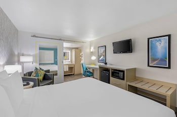 Standard Room, 1 King Bed, Non Smoking
