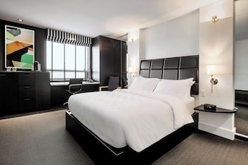 Standard Room, 1 Queen Bed