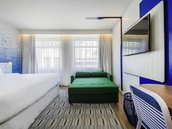 Family Room, 1 Queen Bed with Sofa bed