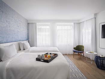 Superior Room (2 Small Double Beds)