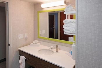 Room, 2 Queen Beds, Microwave