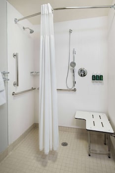 Room, 1 King Bed with Sofa bed, Accessible (Mobility Roll in Shower)