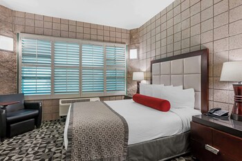Standard Room, 1 Queen Bed, Accessible, Non Smoking
