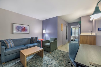 Suite, 1 Bedroom, Transfer Shower, Non Smoking (Mobility Accessible)