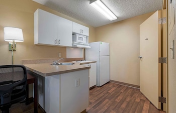 Studio, 1 Queen Bed, Non Smoking