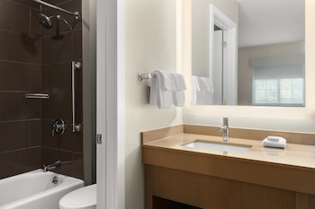 Suite, 2 Bedrooms (1 King Bed Per Room)
