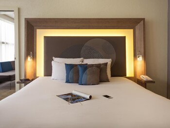 Superior Suite, 1 Queen Bed with Sofa bed