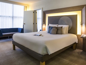 Superior Suite, 1 Queen Bed with Sofa bed