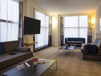 Superior Suite, 1 Queen Bed with Sofa bed