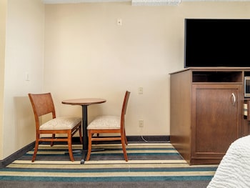 Standard Room, 1 Queen Bed
