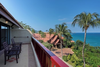 Deluxe. 2 Twin Beds, Sea View