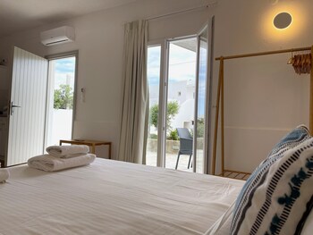 Flatlet, Groundfloor, Village View