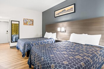 Suite, 2 Queen Beds, Non Smoking (Efficiency)
