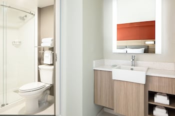 Suite, Multiple Beds, Accessible Bathtub, City View