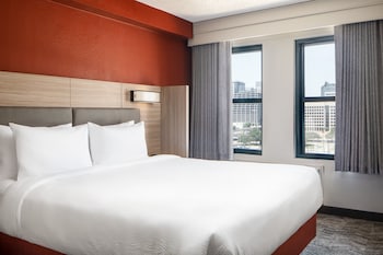 Suite, Multiple Beds, Accessible Bathtub