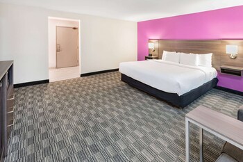 Deluxe Room, 1 King Bed, Non Smoking (Deluxe Executive Room)