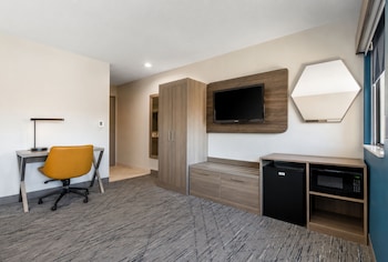 Standard Room, 1 King Bed