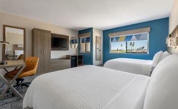 Standard Room, 2 Queen Beds, Accessible (Communications, Mobility, Access Tub)