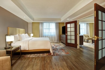Presidential Suite, 1 King Bed, Jetted Tub