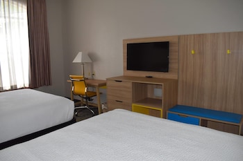 Room, 2 Queen Beds, Non Smoking