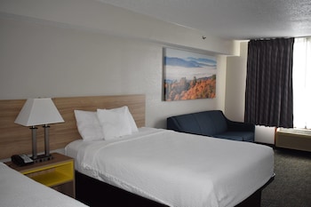 Room, 2 Queen Beds, Non Smoking