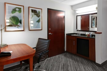 Standard Room, 1 King Bed