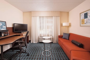 Room, 1 King Bed, Roll-in Shower