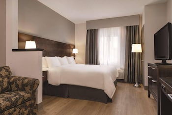 Suite, 1 Twin Bed, Non Smoking (Upgrade)
