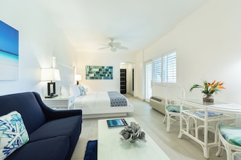 Room, 1 King Bed, Balcony (View)