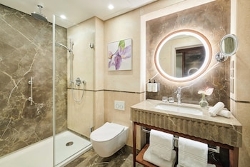 Suite, 1 King Bed