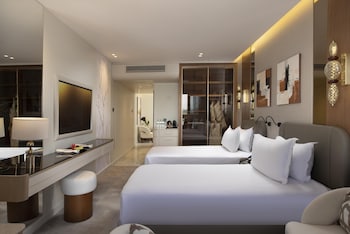 Royal Elite Direct Front Nile View Double or Twin Room