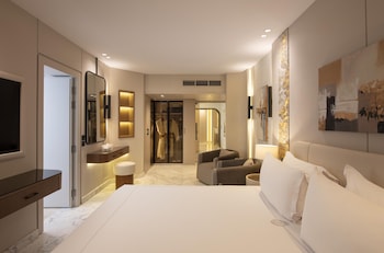 Elite Signature Plus Suite