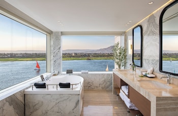 Elite Signature Suite