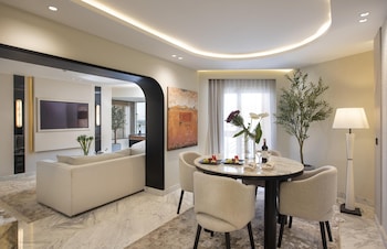 Elite Signature Plus Suite