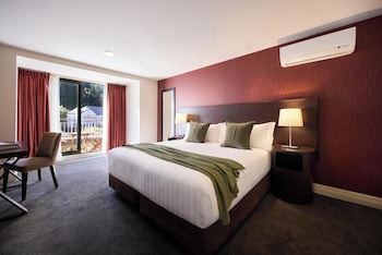 Premier 2 Bedroom Apartment with Alpine View