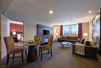 Interconnecting Family Suite with Lake View