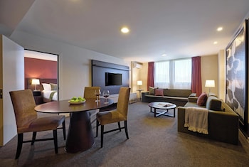 Interconnecting Family Suite