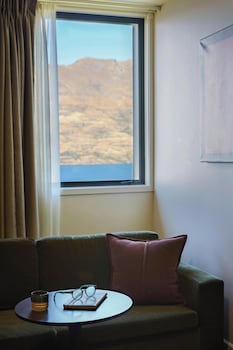 Studio Apartment with Lake View