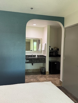 Room, 1 King Bed, Hearing Accessible, Non Smoking