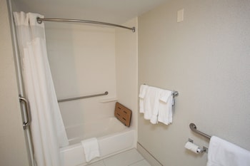 Standard Room, 2 Queen Beds, Accessible (Mobil Access Tub)