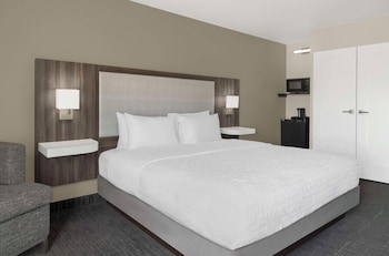 One King Bed, Non-Smoking, Accessible