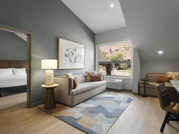 Suite, 1 Bedroom, Accessible Bathtub