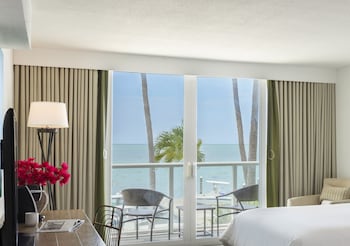 Room, 2 Queen Beds, Oceanfront (Alligator Reef)