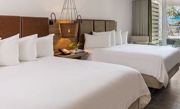 Room, 2 Queen Beds, Courtyard View (Matecumbe, Lanai)