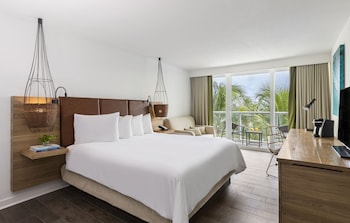 Room, 1 King Bed, Courtyard View (Matecumbe, Lanai)