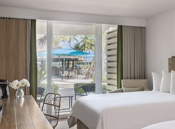 Room, 2 Queen Beds, Courtyard View (Matecumbe, Lanai)