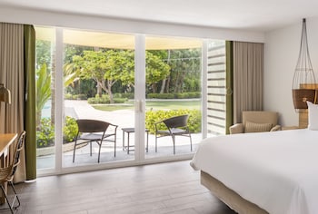 Room, 1 King Bed, Accessible, Courtyard View (Matecumbe, Lanai)